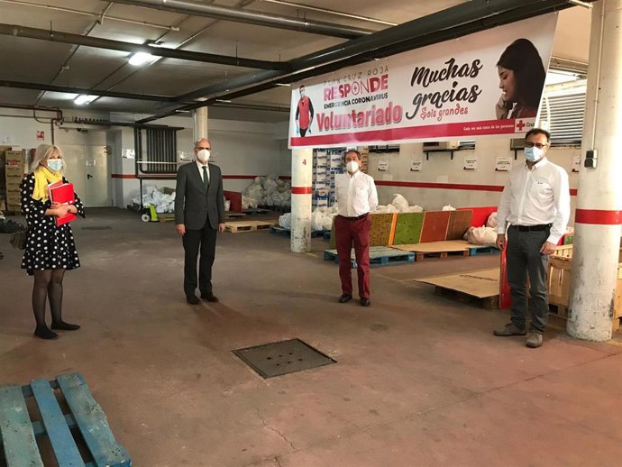 Visista del presidente de la Diputación a las instalaciones de Cruz Roja en Salamanca.