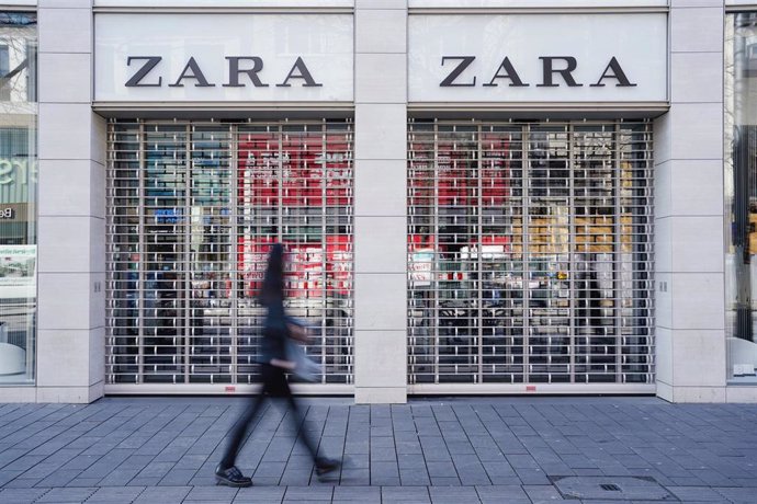  Tienda de Zara cerrada durante la crisis del coronavirus