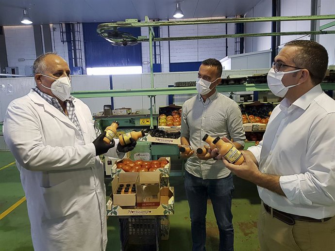Sevilla.-Sector tomate palaciego ve salida en industria de gazpachos ante caída 