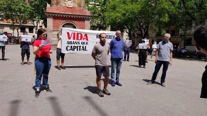 Coronavirus.- Unas 50 entidades llaman a manifestarse cada martes en plazas catalanas