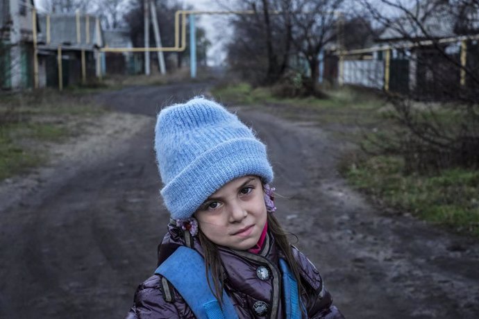 Una niña desplazada de Donetsk.