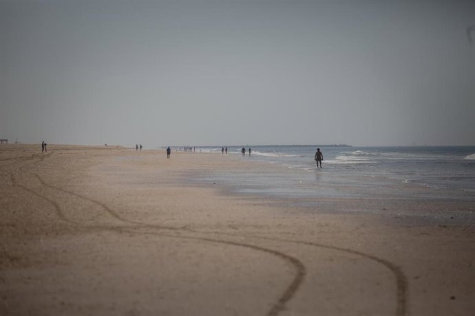 Playa de Punta Umbría (Huelva), abierta para el paseo y la práctica deportiva en fase 1