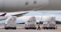 La Comunidad de Madrid recibe su decimotercer avión cargado con material sanitario