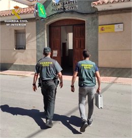 Agentes de la Guardia Civil en Callosa de Segura (Alicante)