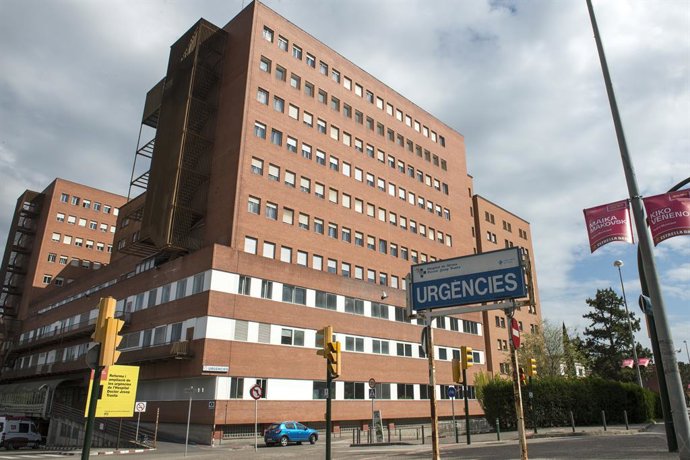 Faana i entrada d'Urgncies de l'Hospital Universitari de Girona Doctor Josep Trueta, a Girona/Catalunya (Espanya) a 8 d'abril de 2020.