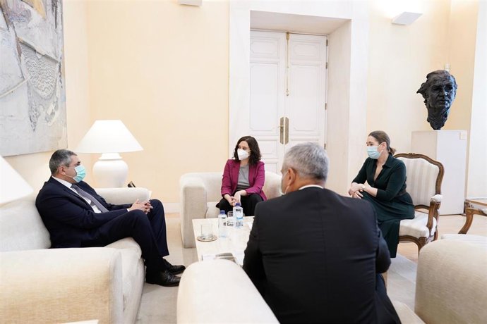 La presidenta de la Comunidad de Madrid, Isabel Díaz Ayuso y la consejera de Cultura y Turismo, Marta Rivera de la Cruz, se reúnen con el secretario general de la Organización Mundial de Turismo (OMT), Zurab Pololikashvili 
