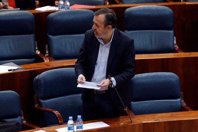 El diputado de Ciudadanos Alberto Reyero, durante su intervención en el pleno celebrado este jueves en la Asamblea de Madrid