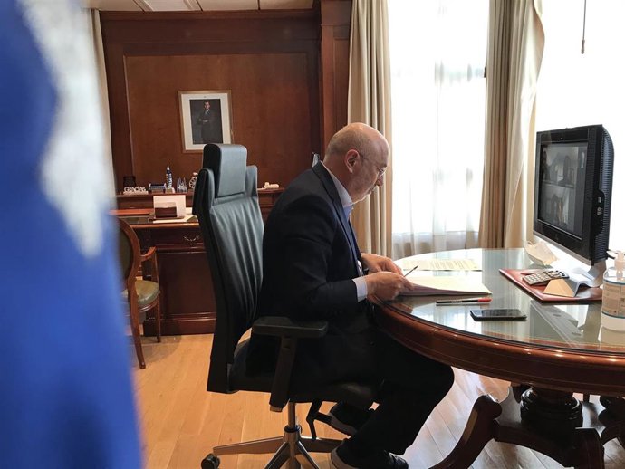 El delegado del Gobierno, Javier Losada, mantiene una reunión telemática, con responsables de Tráfico en la Comunidad