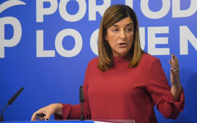 La presidenta del PP de Cantabria, María José Sáenz de Buruaga