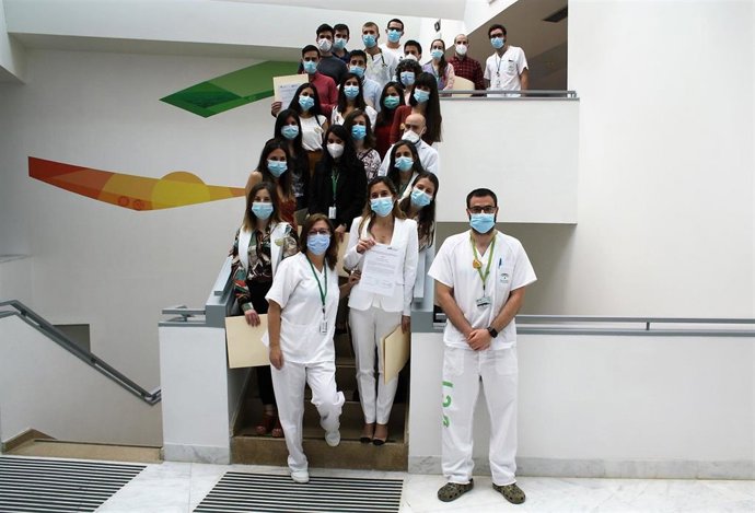 El 54% de los médicos residentes que terminan su formación este mes se quedarán en Andalucía