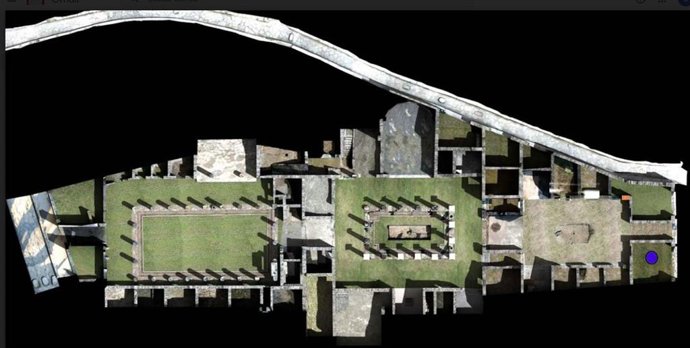 Vista cenital de la casa de Ariadna y ubicación (punto azul) de la perfumería