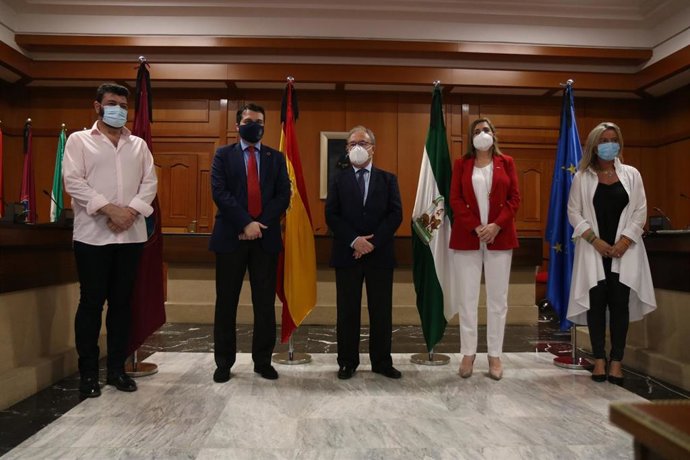 José María Bellido con Isabel Albás, Antonio Díaz, Marina Borrego y Vicente Palomares.