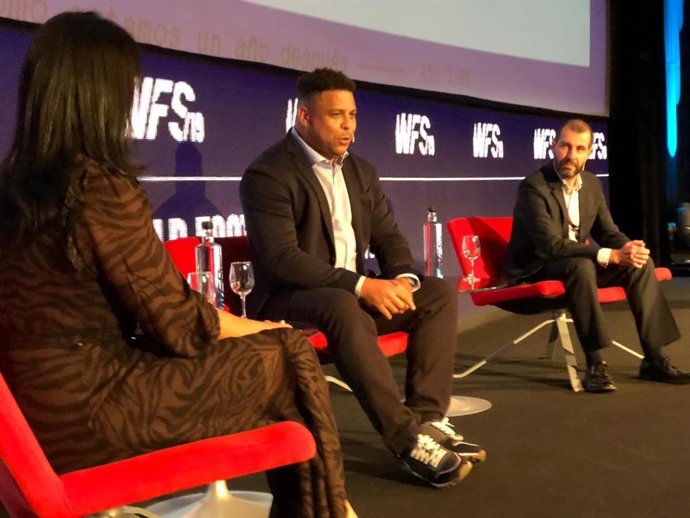 Ronaldo Nazario en su participación en World Football Summit de 2019