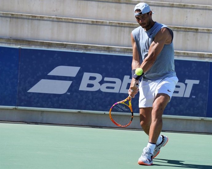 El tenista español Rafa Nadal entrenando en las instalaciones de su Academia