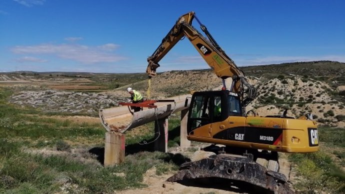 La CHE ejecuta las obras de emergencia para reparar las afecciones por la borrasca "Gloria" en el canal alimentador de Moneva, en la cuenca del Aguasvivas