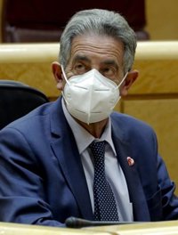 Revilla afirma que el paso de Cantabria a la fase II era "lo esperado" pero pide "no confiarse"