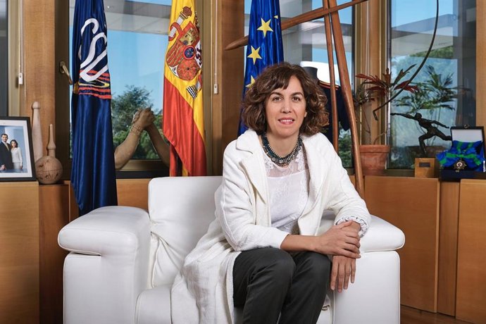 La presidenta del Consejo Superior de Deportes (CSD), Irene Lozano, en su despacho en la sede de dicho organismo en Madrid