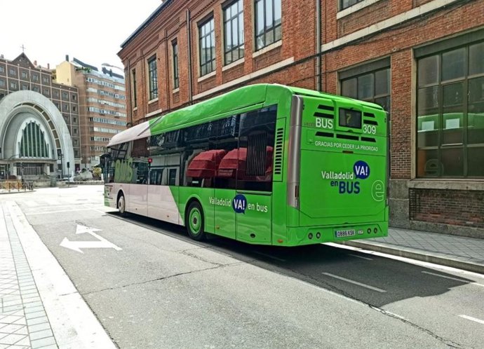 Uno de los autobuses urbanos de Auvasa.