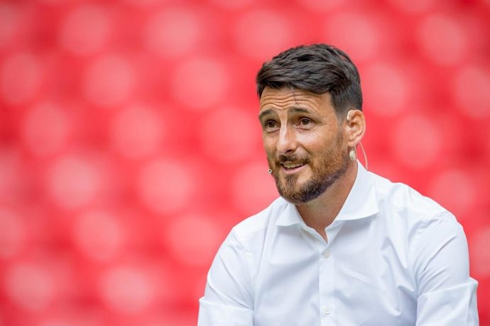 El exjugador del Athletic Club Aritz Aduriz en la rueda de prensa de despedida en San Mamés