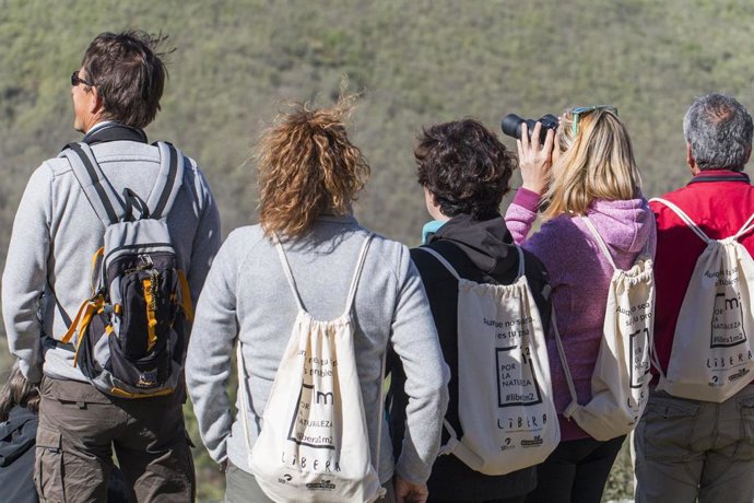 Un total de 80 'Apadrinamientos Libera' trabajan para luchar contra la basuraleza en España