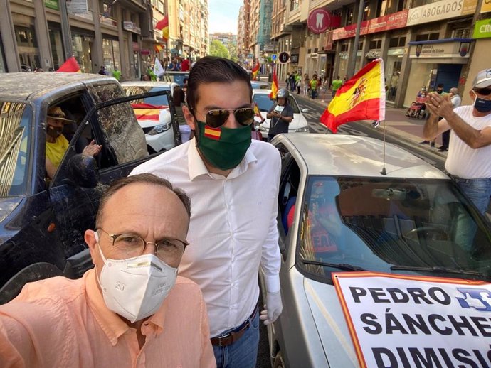 El presidente provincial de VOX, José Ángel Antelo, y el diputado nacional, Luis Gestosom, en la Caravana por España y la Libertad