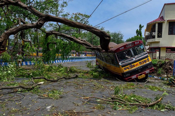 Clima.- El ciclón 'Amphan' deja ya más de 100 muertos en India y Bangladesh entr