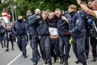 Nuevas manifestaciones y contramanifestaciones por el confinamiento en Berlín