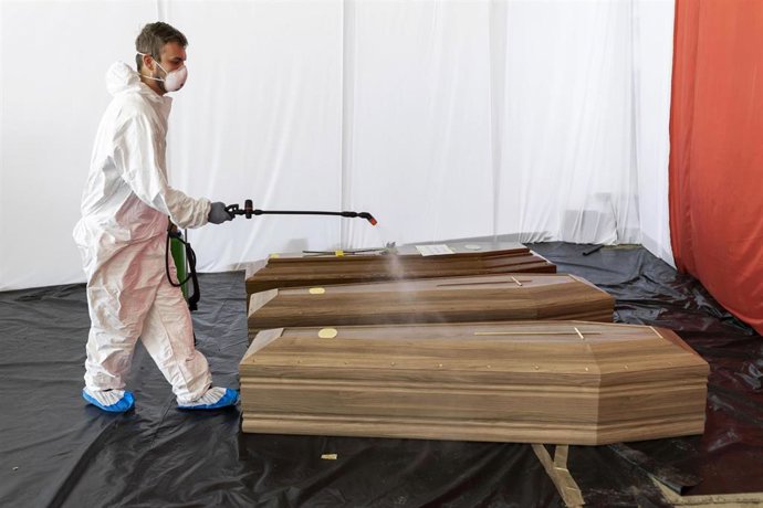 Coronavirus.- Italia sigue moviéndose en mínimos con 119 nuevos fallecidos y 669