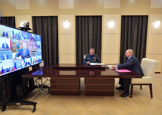 Vladimir Putin en una videoconferencia sobre la pandemia del coronavirus