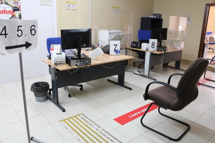 Interior de una oficina de atenciónal público del Gobierno