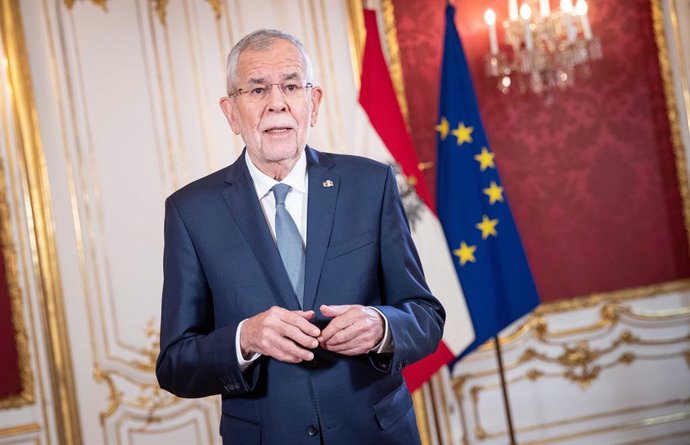 Coronavirus.- El presidente de Austria pide perdón en público por saltarse el to