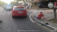 Detenido en Sevilla tras ser atropellado mientras huía después de dar un tirón a mujer