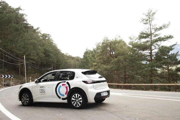 Imagen de un vehículo de Emov by Free2Move.