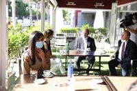 Hosteleros de Madrid, con "muchas ganas" de reabrir, auguran primeros días "complicados" para encontrar mesa