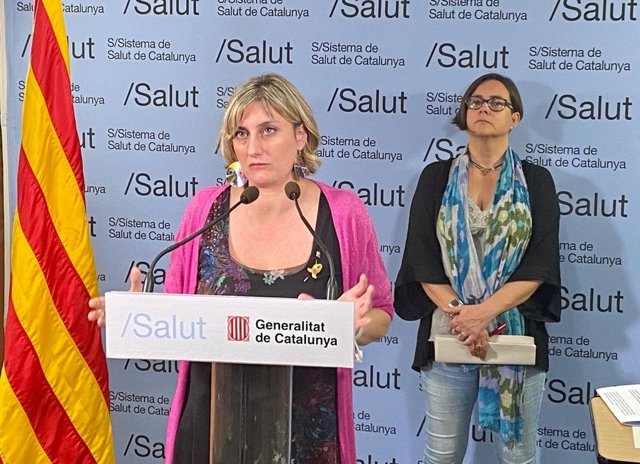 La consellera de Salut, Alba Vergés, durant una roda de premsa el 22 de maig del 2020, acompanyada de la coordinadora de les residències i directora assistencial de l'atenció primària de l'Institut Català de la Salut, Yolanda Lejardi.