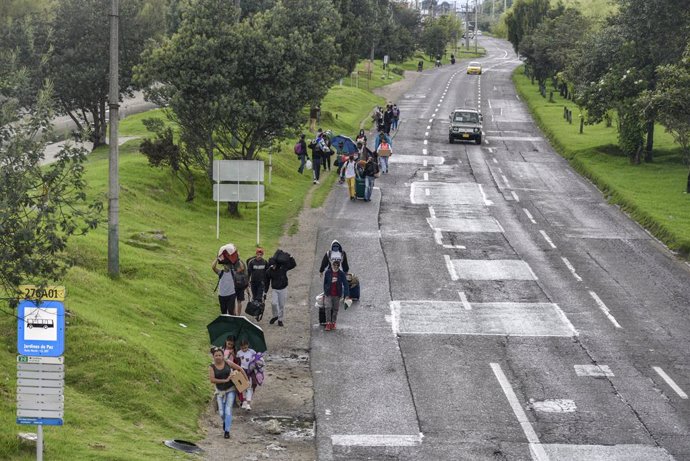 Venezuela.- Más de la mitad de los niños y jóvenes venezolanos emigrados a Colom