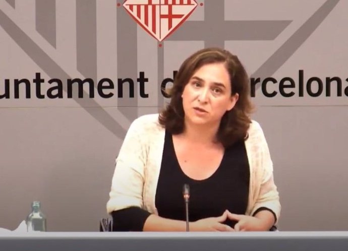 La alcaldesa de Barcelona, Ada Colau, en una rueda de prensa telemática