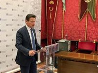 Granada pide al Gobierno una solución para los inmigrantes alojados en polideportivo