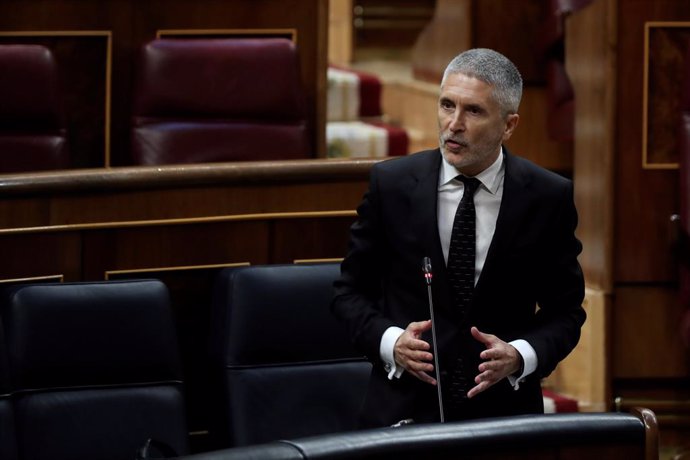 El ministro del Interior, Fernando Grande Marlaska, interviene durante el debate este miércoles en el Congreso de la quinta prórroga del estado de alarma  