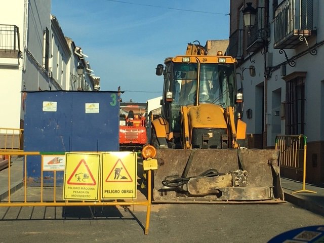 Obras en la calle Sevilla de Olivares