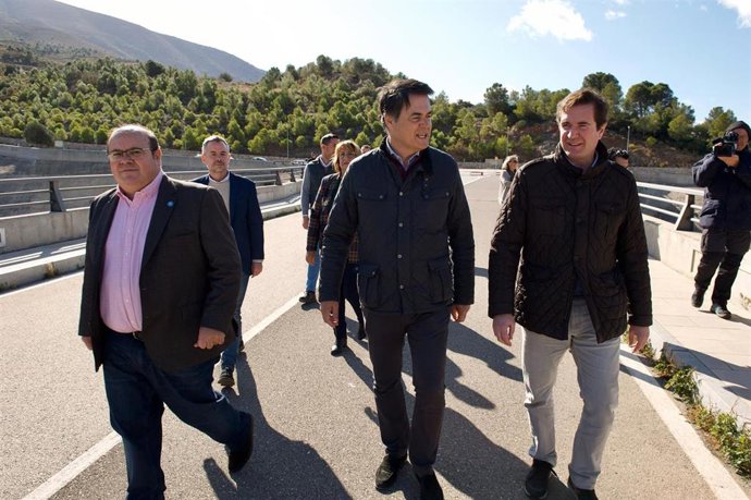 José Robles, Carlos Rojas, y Pablo Hispán, del PP, en la Presa de Rules, en imagen de archivo 