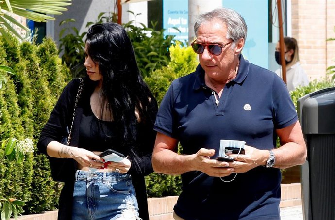 Alejandra y Alejandro Rubio aprovechan la desescalada para comer juntos en un restaurante