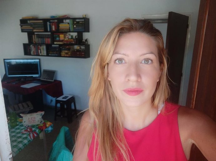 La profesora riojana, Lucía Antón, desde su hogar en Córdoba (Argentina)