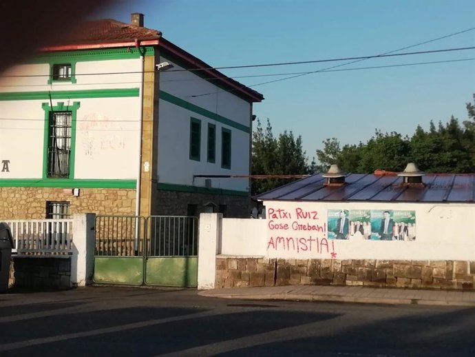 Ataque al batzoki de Erandio (Bizkaia)