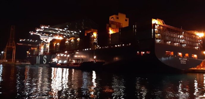 Llegada del barco de China al puerto de Valncia