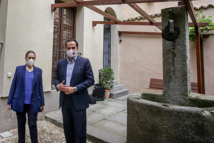 El vicepresidente de la Comunidad de Madrid, Ignacio Aguadoy la consejera de Cultura, Marta Rivera, asisten a la reapertura de la Casa-Museo Lope de Vega