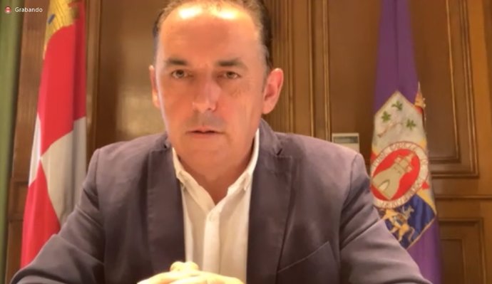 El presidente de la Diputación de Soria, Benito Serrano, atiende a los medios tras la Junta de Gobierno Local.