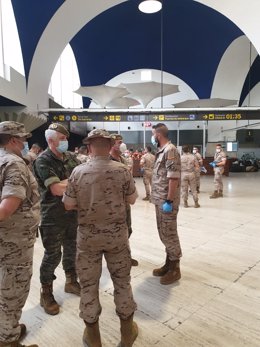 Militares en el aeropuerto de Sevilla