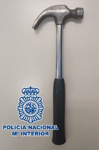Dos detenidos por cuatro asaltos violentos con martillos en comercios de la provincia de Málaga