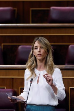 La portavoz del Partido Popular en el Congreso, Cayetana Álvarez de Toledo, interviene durante la sesión de control al Gobierno. Madrid (España), a 20 de mayo de 2020.